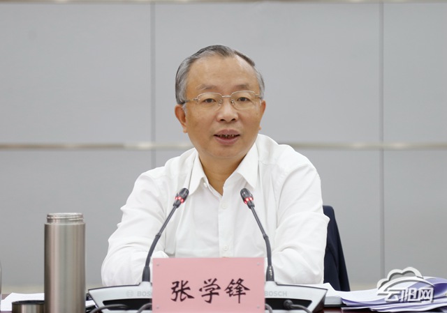  縣委常委班子脫貧攻堅(jiān)專(zhuān)題民主生活會(huì)召開(kāi) 張學(xué)鋒主持并講話(huà)